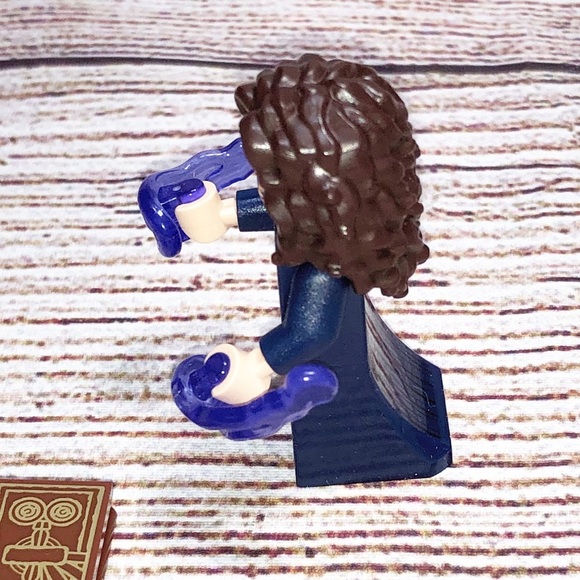 LEGO Marvel Minifigures Series 2 AGATHA HARKNESS from WANDAVISION - Picture 4 of 7